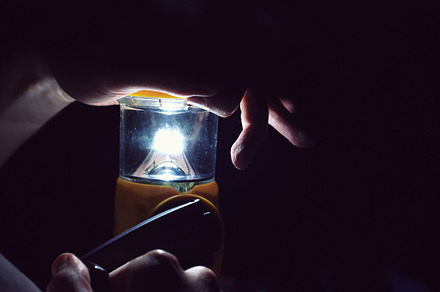 Wind up torch for camping
