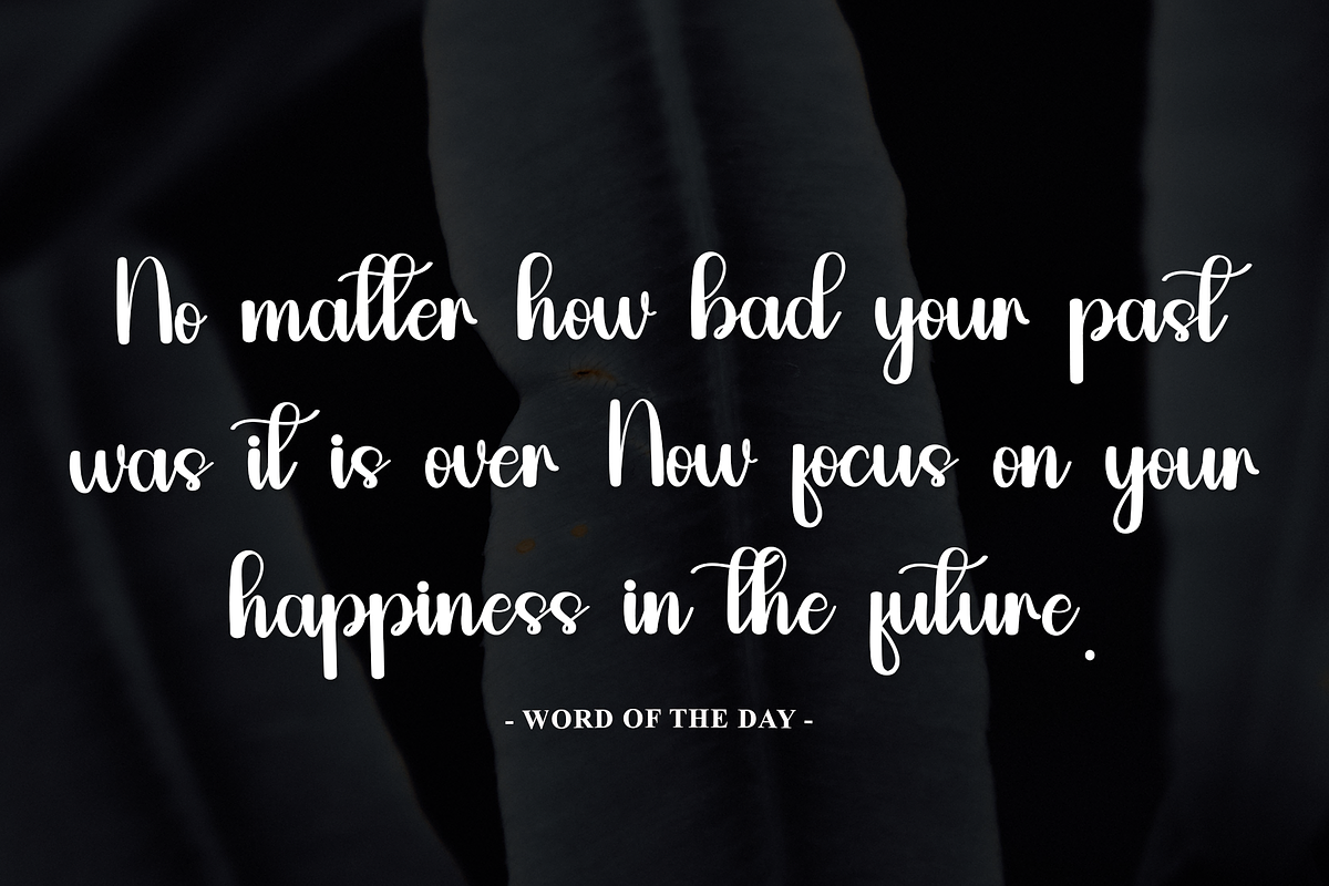 Outline, a Handwritten Font by InermediaSTUDIO (Photo 3 of 7)