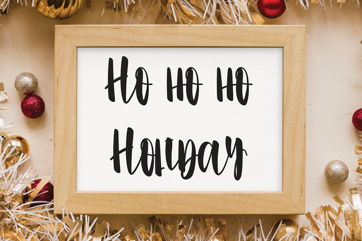 Santaclaus | Handwriten Font, a Script Font by Scratchones (Photo 8 of 8)