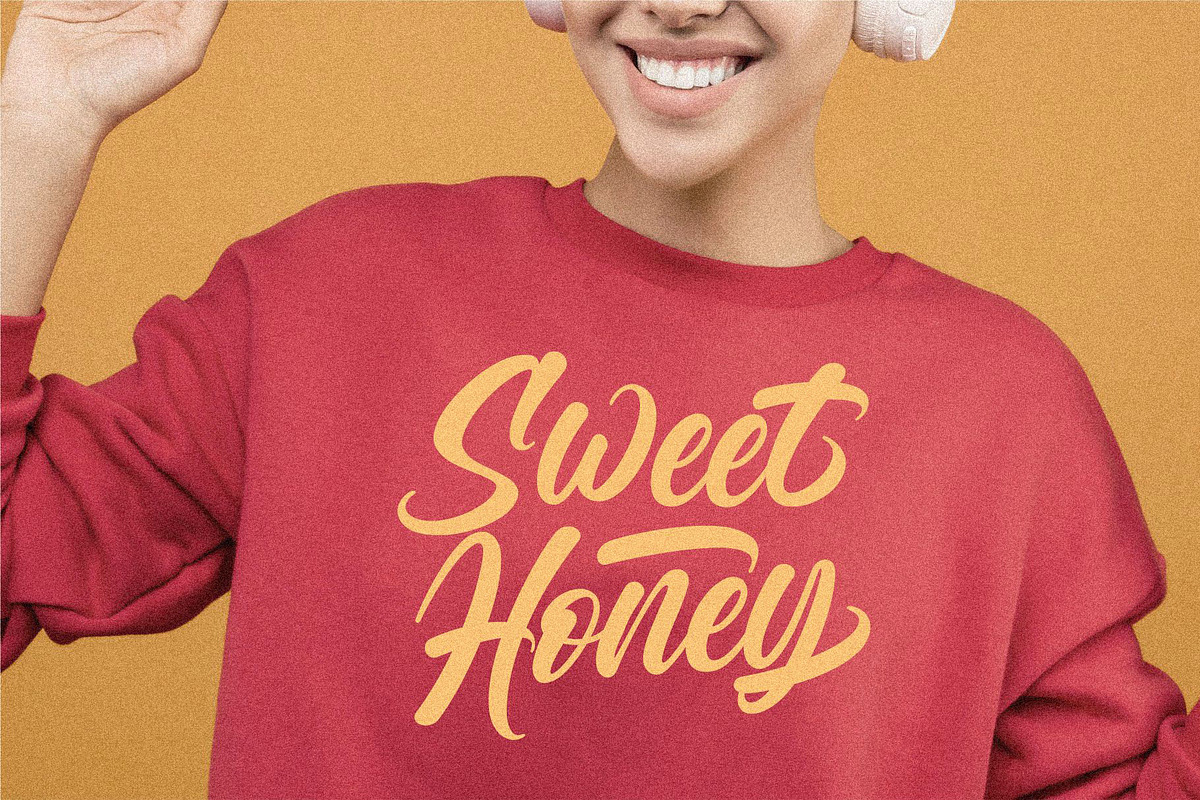 Orickol - Calligraphy Script Font, a Script Font by HanzelSpace Studio (Photo 2 of 8)