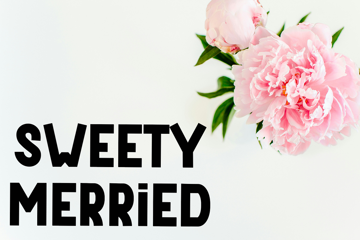 Highest, a Script Font by InermediaSTUDIO (Photo 4 of 8)