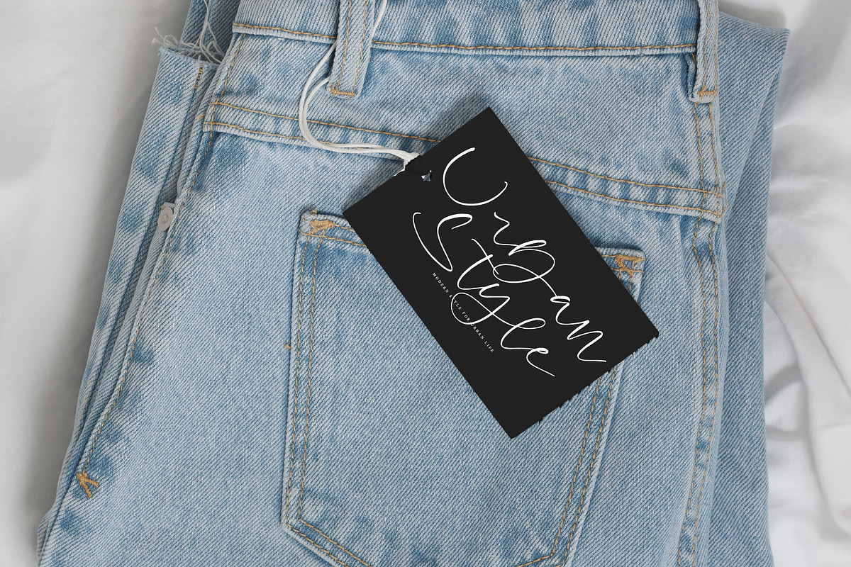 Paradis Heart, a Handwritten Font by operatype.co (Photo 2 of 15)
