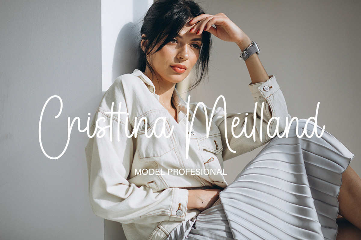 Something Beautiful, a Script Font by DN Creative (Photo 4 of 6)