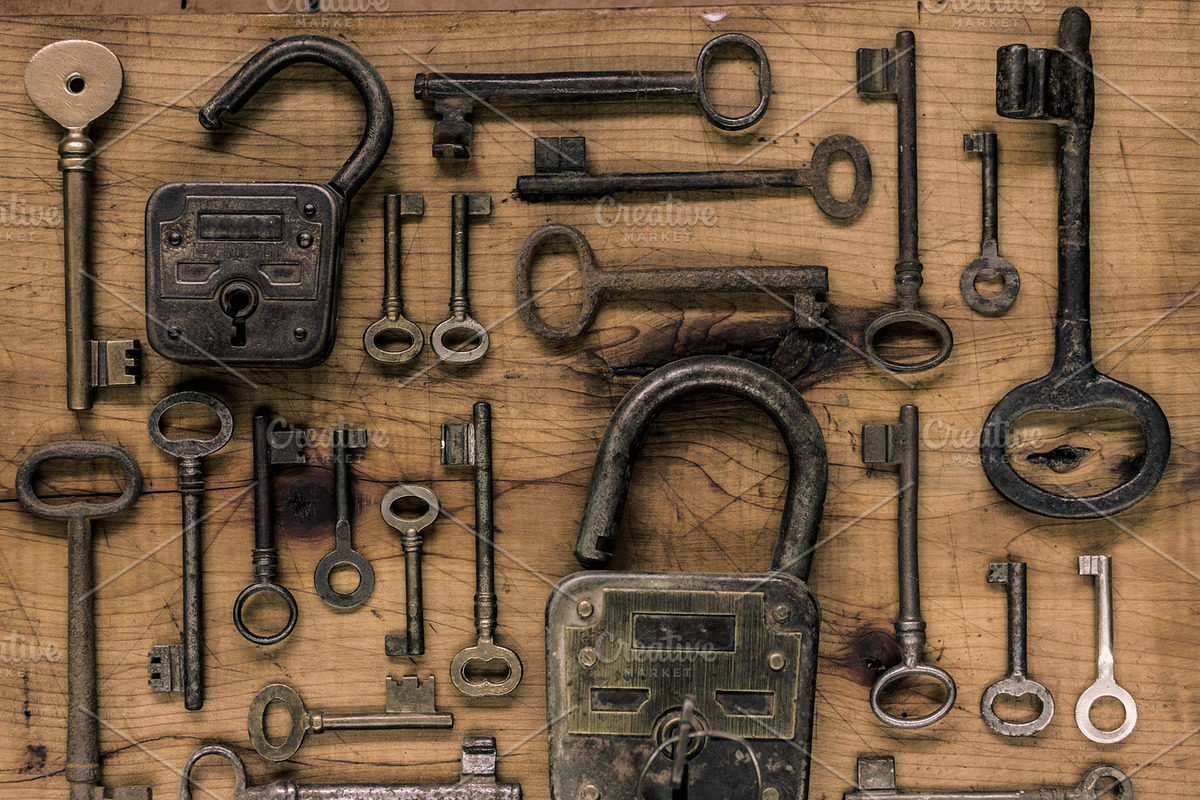 Skeleton keys, a Social Media Template by amalia.zilio