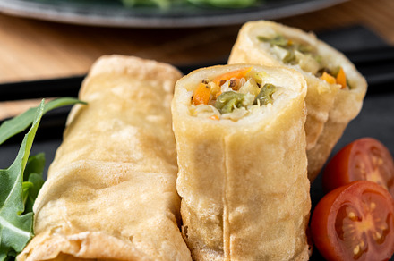 Crispy vegetables spring Rolls