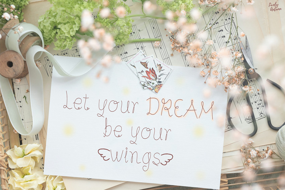 Dreamy | Handwritten Font, a Handwritten Font by LivelyAutumn11.11 (Photo 5 of 5)