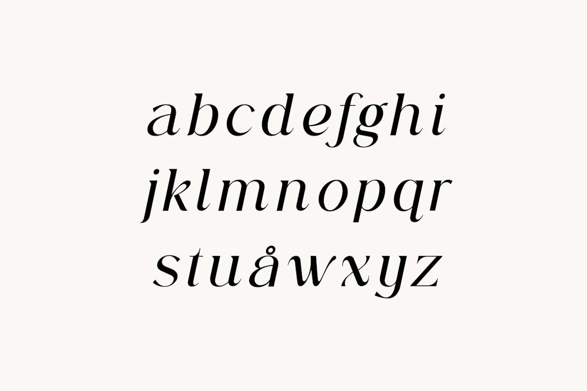 Royale Blackstone Retro Serif Font, a Serif Font by UICreative (Photo 2 of 13)
