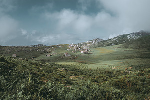 Mountain valley with cottages, an Architecture Photo by SkyNext