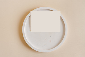 Minimalist Business Card Mockup