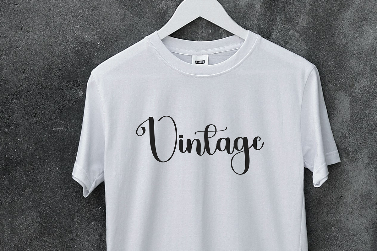 Brandenly, a Handwritten Font by FreshTypeINK (Photo 7 of 8)