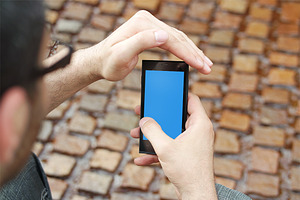 Android Phone Mockup + Smart Object