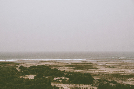 Lonesome beach | Retro grain