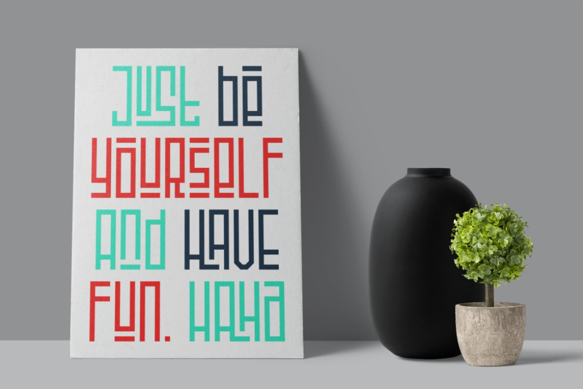 Playlines Typeface preview 5