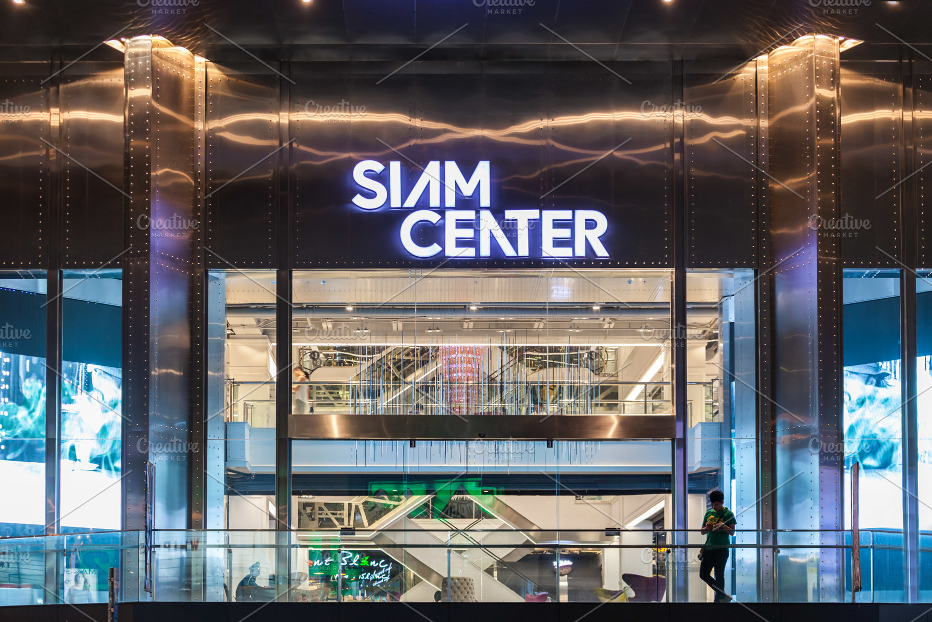 Siam Center exterior, a Photo by saiko3p