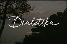 Dialetika | Handwritten Script