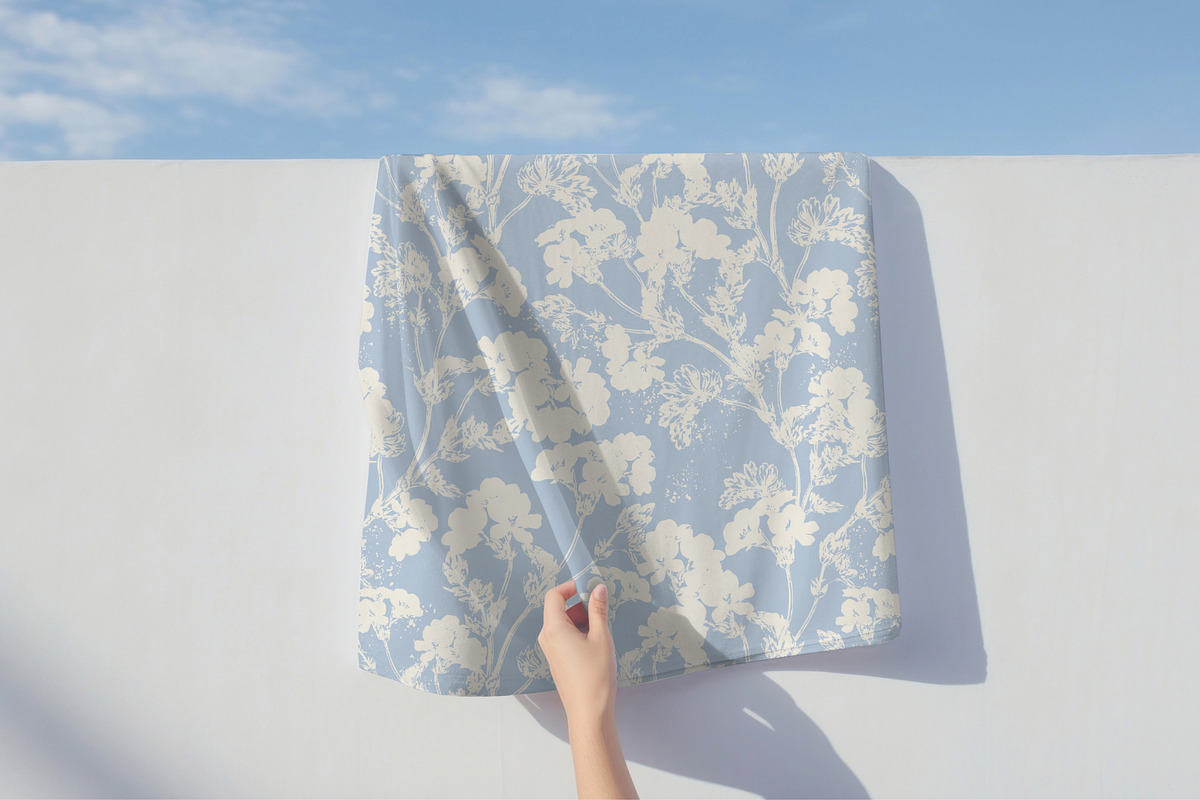 White Blooming Flowers, a Wallpaper Graphic by MalyskaStudio (Photo 5 of 14)