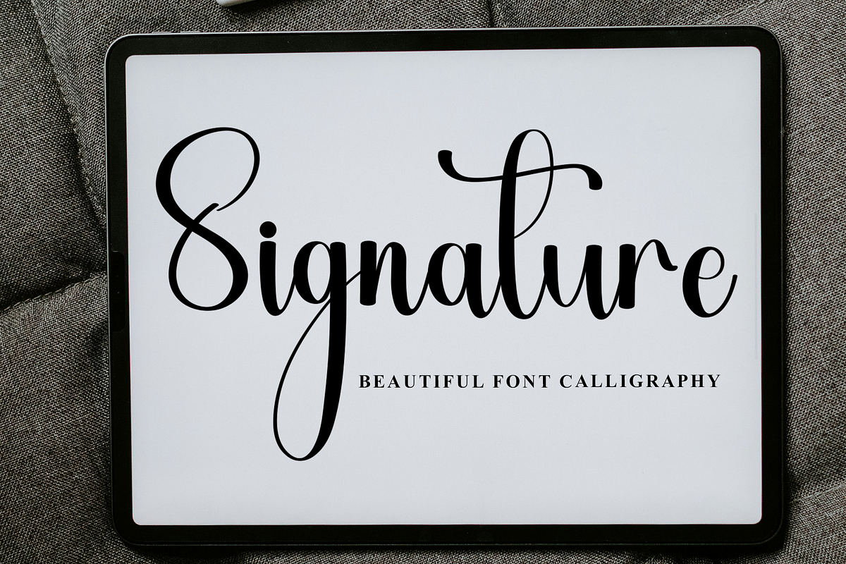 Antique, a Handwritten Font by InermediaSTUDIO (Photo 3 of 8)