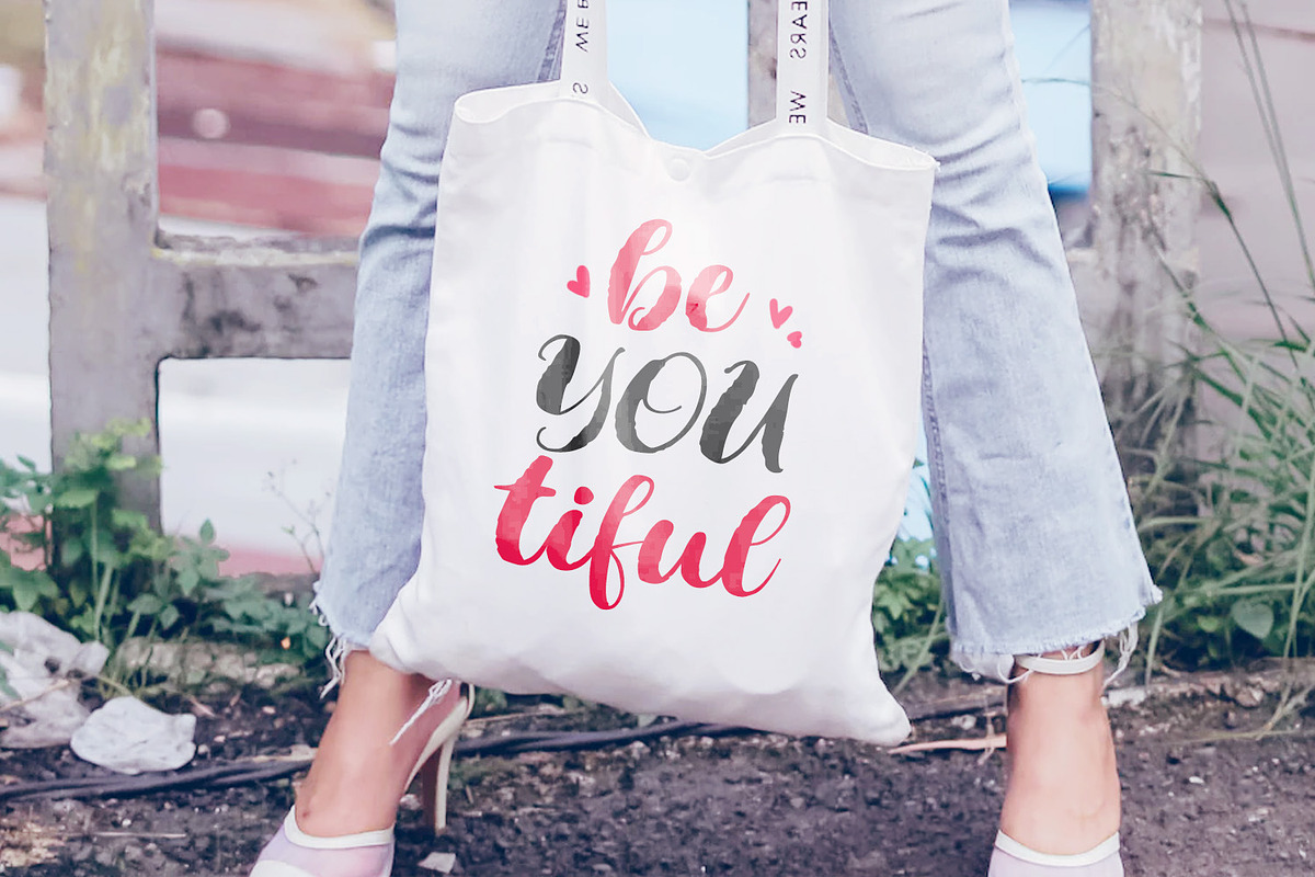 Quilt Fabric, a Script Font by yumnatype (Photo 6 of 10)