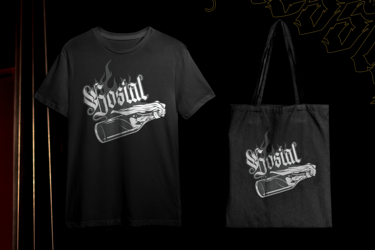 Van Blessing - Blackletter Typeface, a Blackletter Font by Meizzaluna Design (Photo 3 of 10)