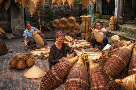 Group of Old Vietnamese female craft