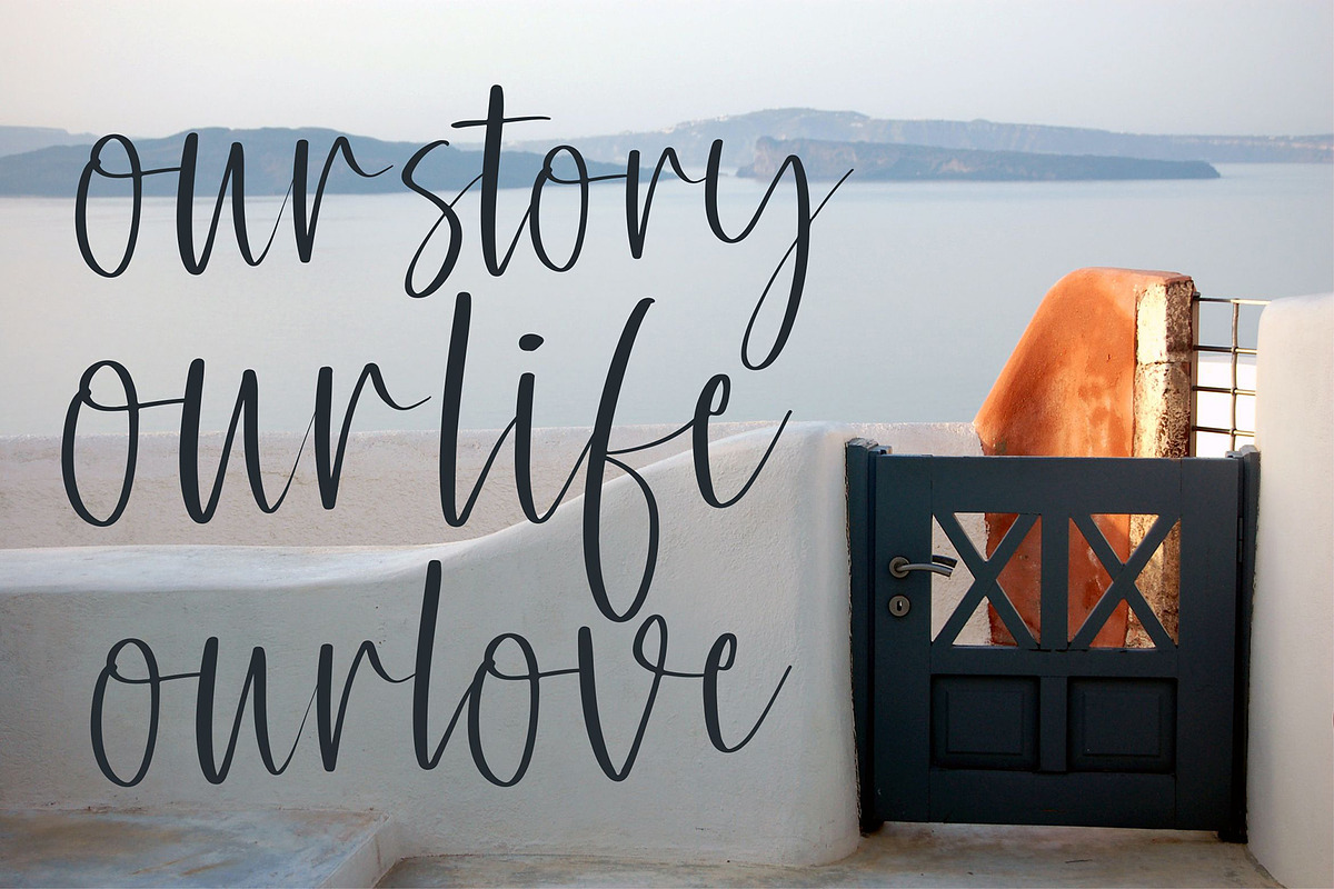 Chrystelle Handwritten Script