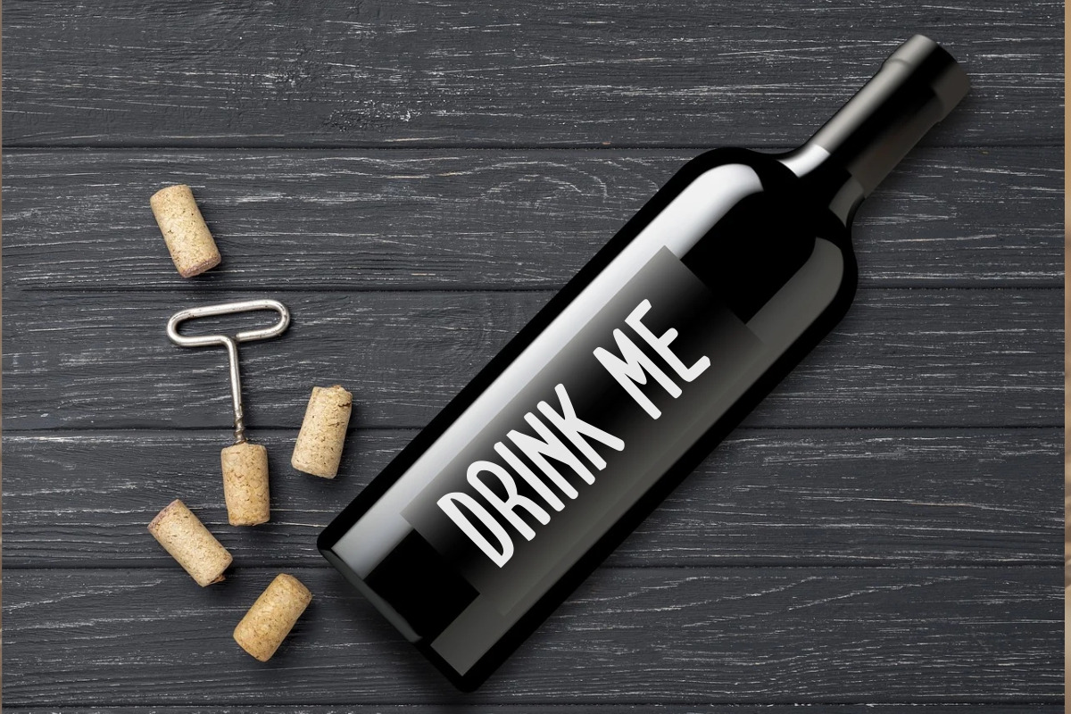 Disney Pow, a Handwritten Font by Fourteen Letter (Photo 5 of 7)