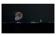 New York City Fireworks Photo Bundle, an Arts & Entertainment Photo by Full Circle Design Studio (Thumbnail 11 of 14)