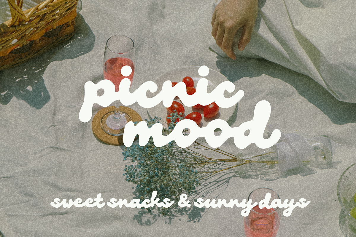 Noira – Soft Organic Display Font, a Script Font by Creacy Studio (Photo 6 of 8)