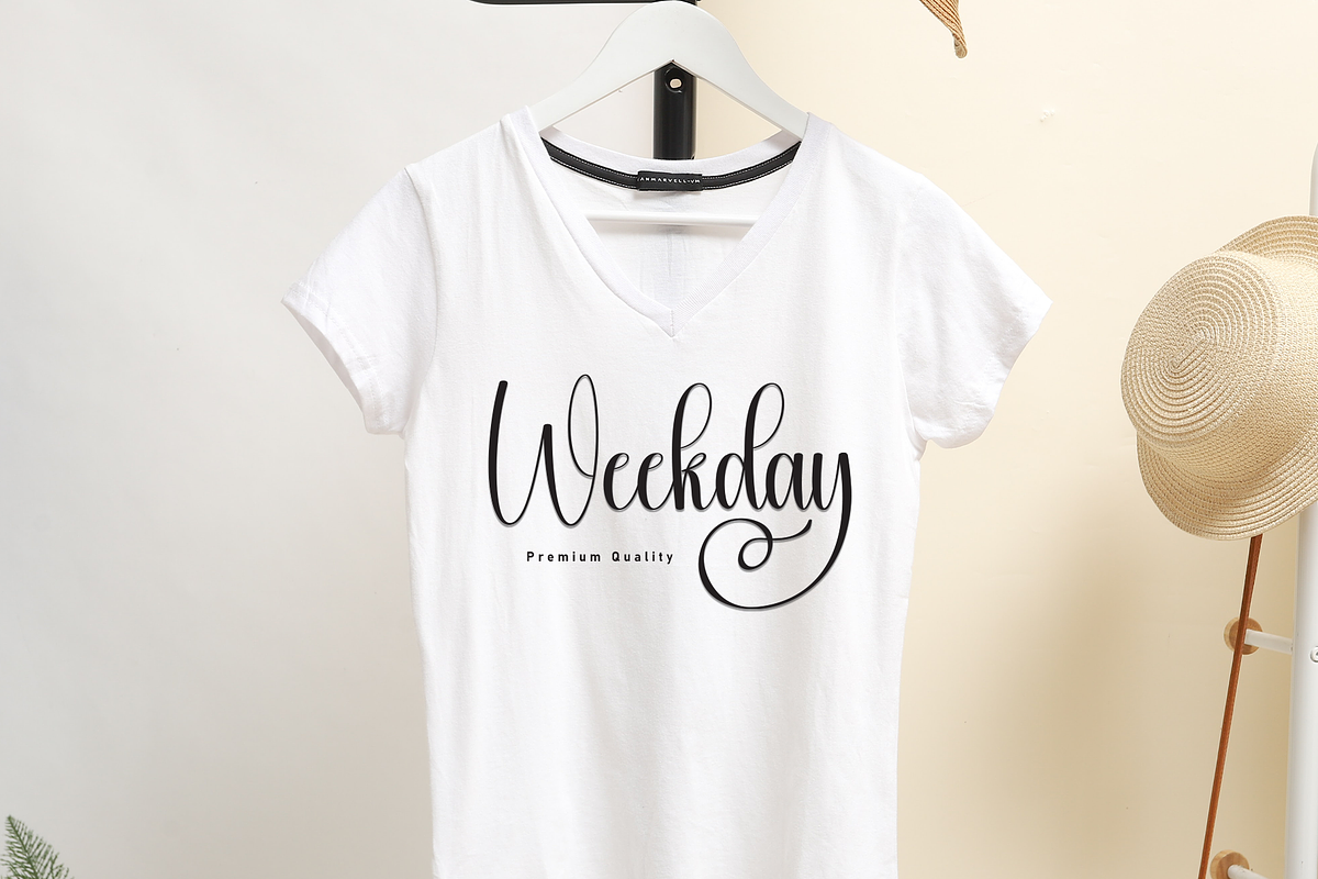 Hollogram | Script Font, a Handwritten Font by Scratchones (Photo 2 of 9)