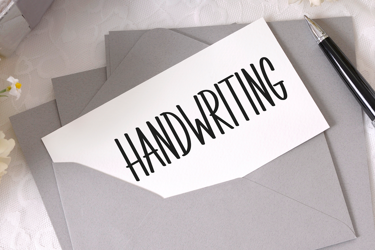 Happy Familly Time, a Sans Serif Font by Creative Writting (Photo 3 of 5)