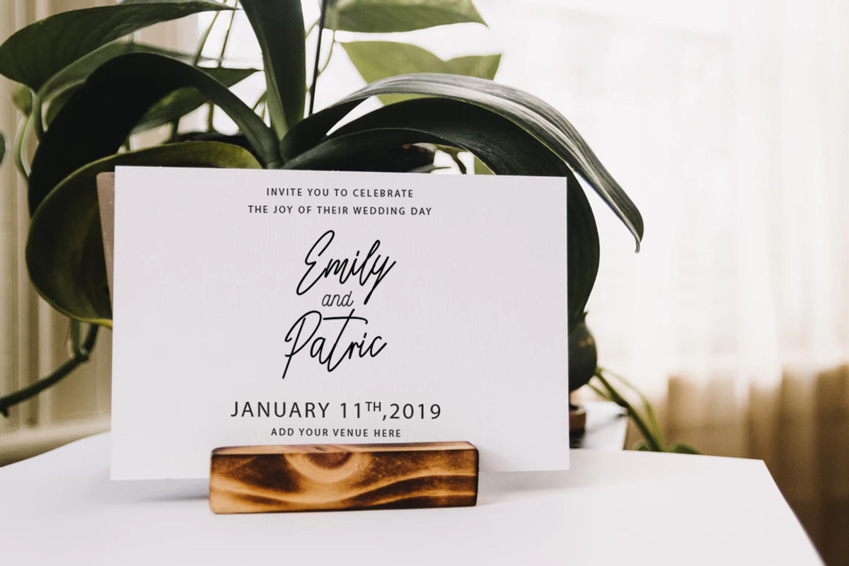 Bastela Signature Font preview 2