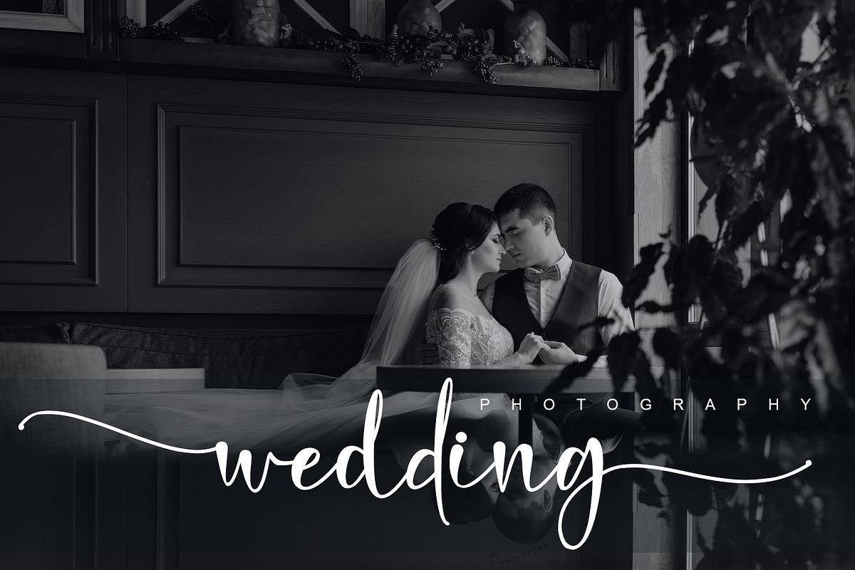 Holi Christmas Eve, a Script Font by Letterara (Photo 6 of 9)