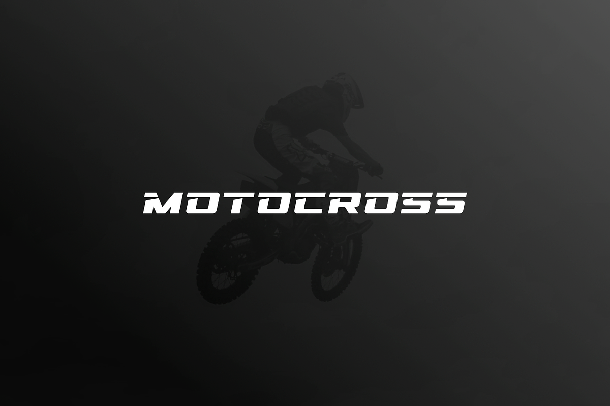 Croesiq, a Font by garismantra (Photo 4 of 4)