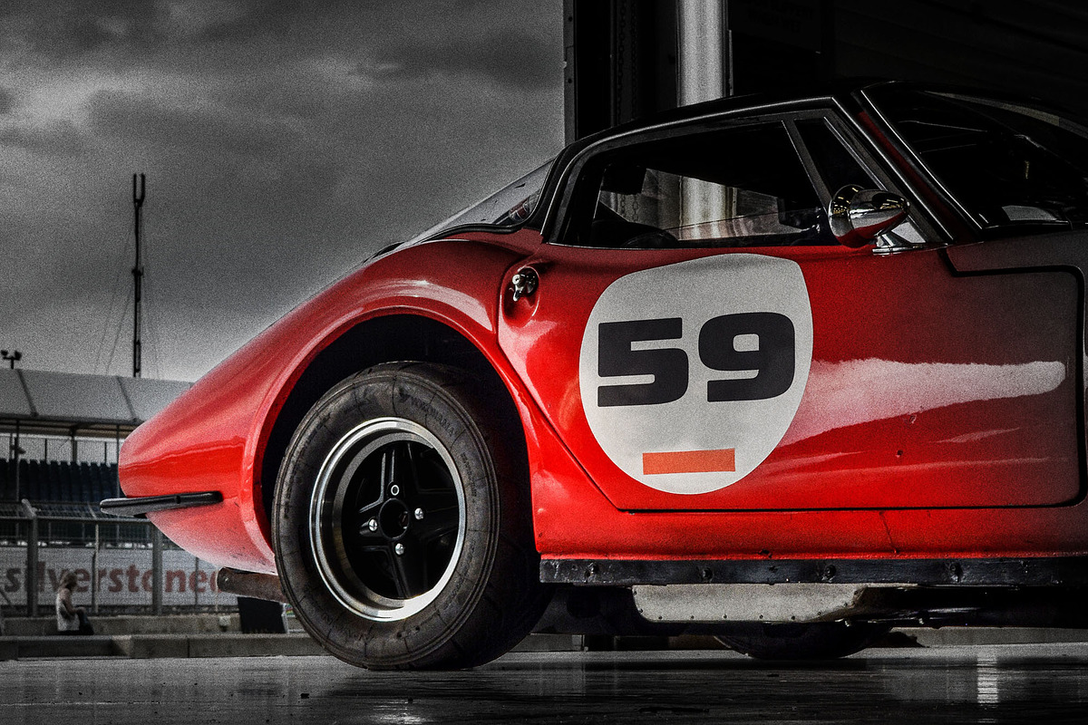 Revv Modern Racing Font, a Sans Serif Font by Parker Creative (Photo 2 of 8)