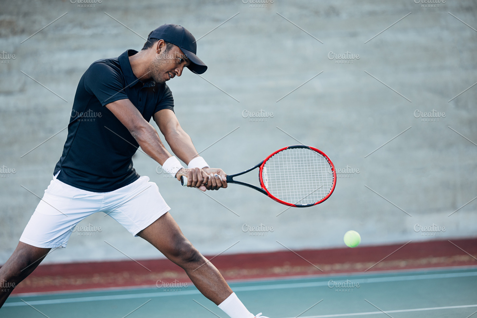 Tennis player receiving the serve, a Sports & Recreation Photo by Artem Varnitsin