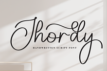 Jhordy | Script Font