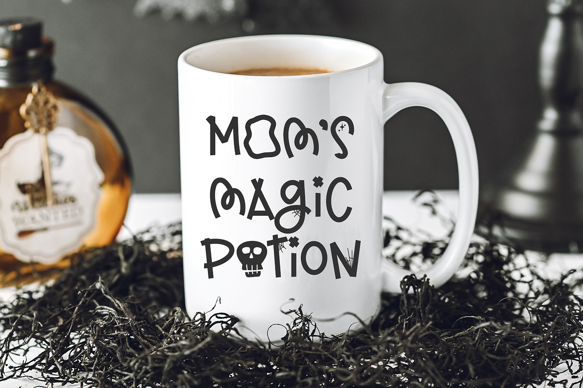 Spooky Szn - A Fun Halloween Font, a Handwritten Font by Beck McCormick (Photo 5 of 10)