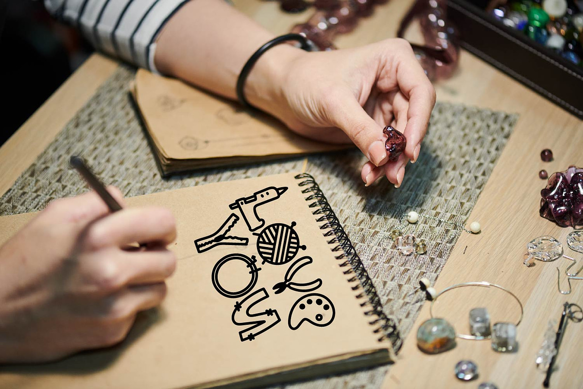 Crafty Mom - Craft Supply Font preview 3