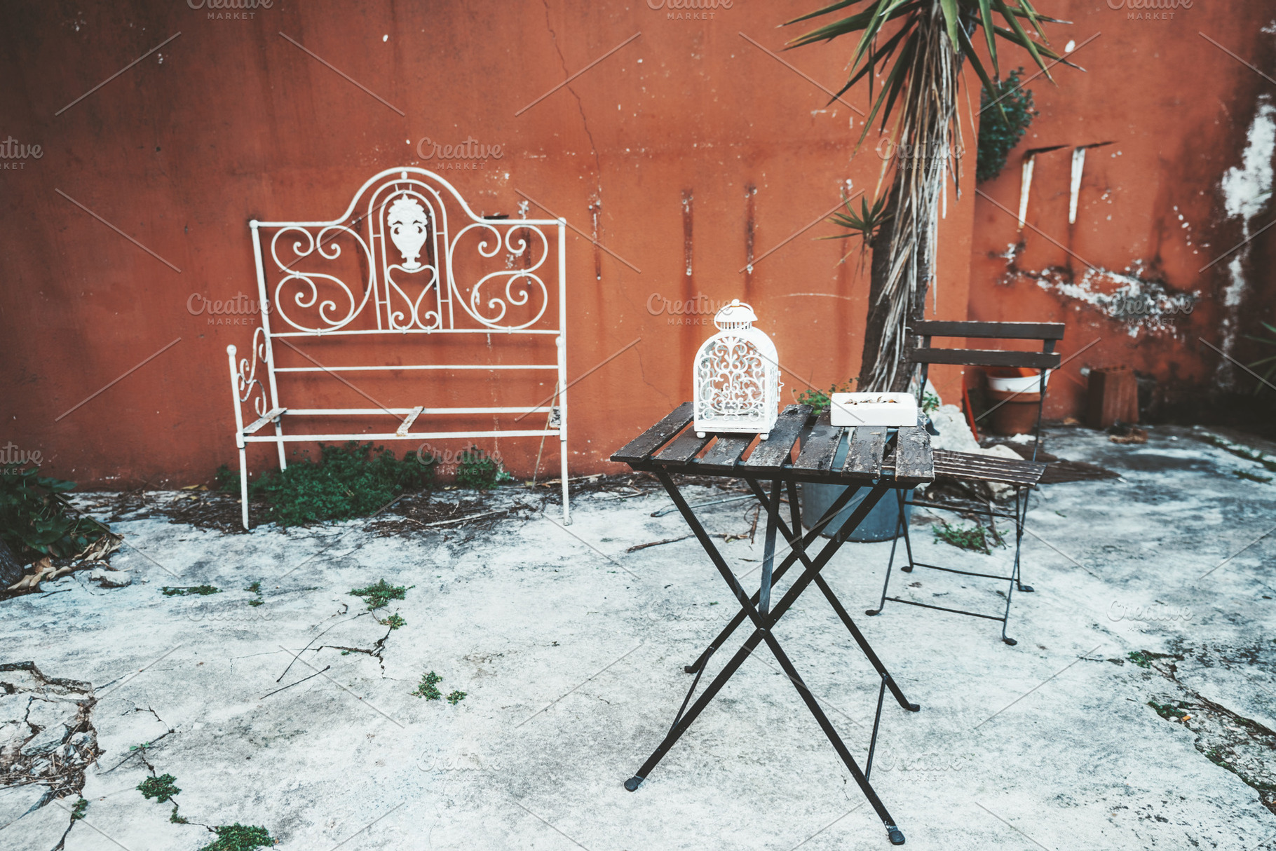 Vintage patio with rustic decor, an Arts & Entertainment Photo by SkyNext