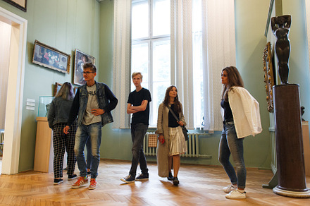 A group of teenagers on an excursions of Art Gallery. Children in art museum or, an Arts & Entertainment Photo by Rohan Photography