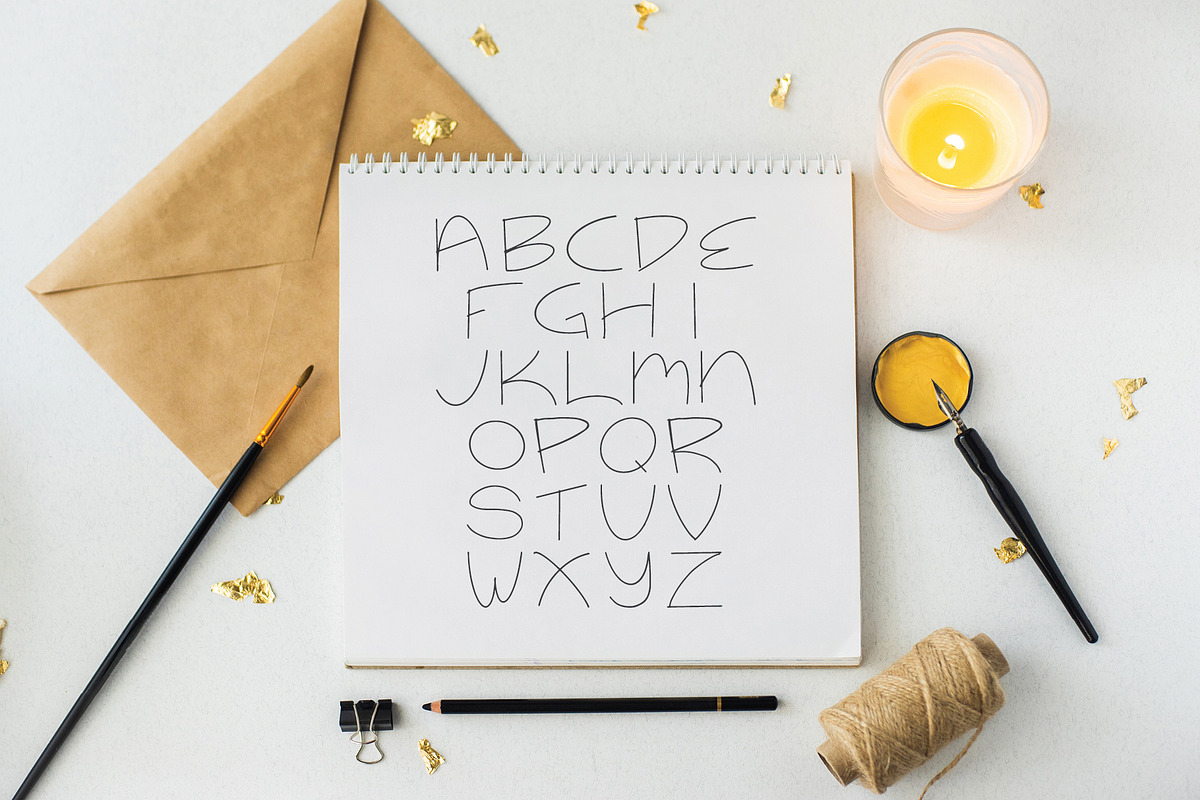 Honey Bee - Handwritten Style Font preview 2