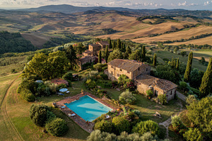 Charming Tuscany villa, a Photo by Beautiful things
