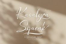 Kasalyra Squeak | Signature Font