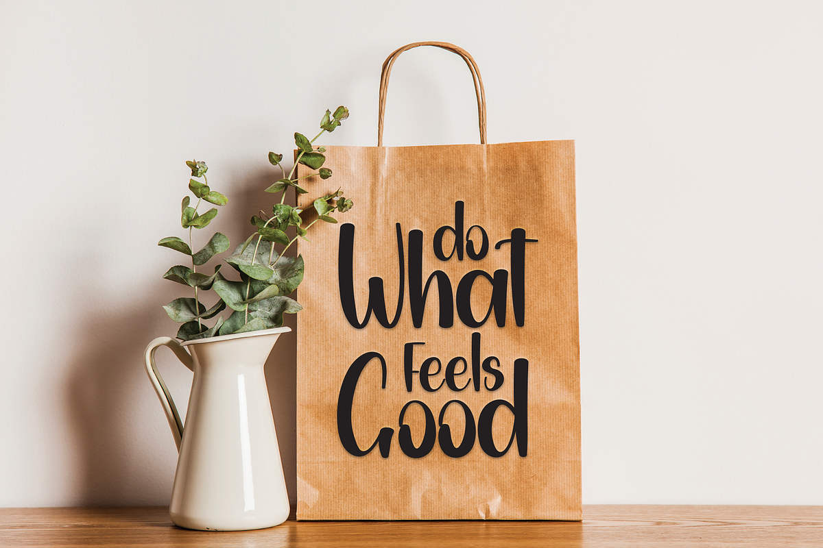 Monday Booklove | Script Font, a Handwritten Font by Scratchones (Photo 4 of 9)