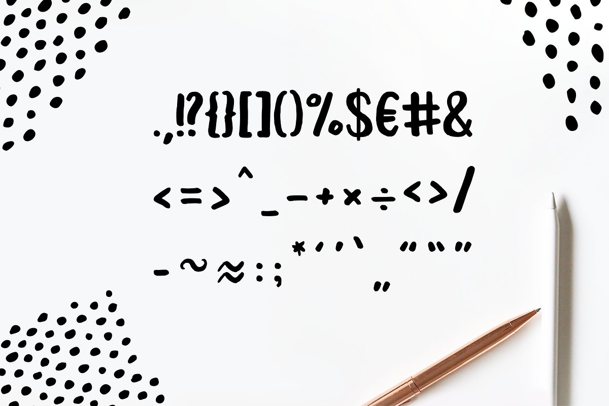 Leira Hand Drawn Brush Font preview 6