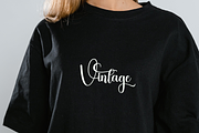 Crystal, a Handwritten Font by InermediaSTUDIO (Thumbnail 3 of 8)