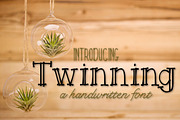 Twinning a Handwritten Font, a Font by Kitaleigh (Thumbnail 1 of 2)