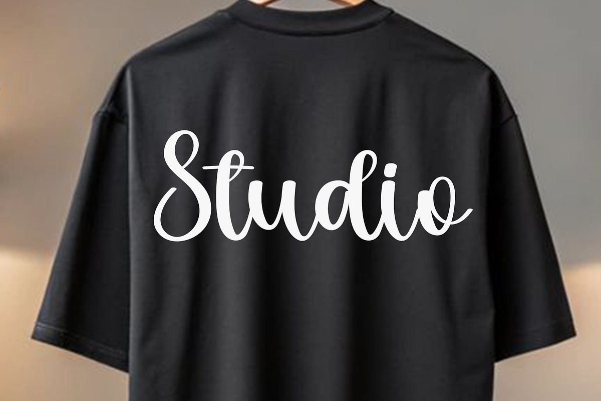 Mandala, a Handwritten Font by InermediaSTUDIO (Photo 2 of 8)