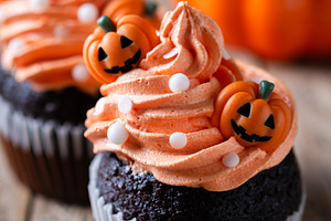 Halloween cupcakes with pumpkin decoration, a Food & Drink Photo by etorres69