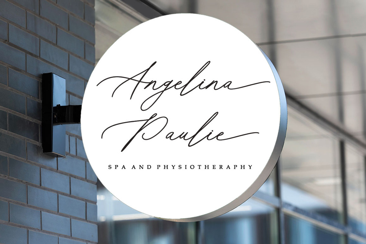 Bristhony, a Script Font by Queenopstudio (Photo 8 of 12)